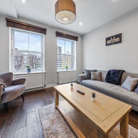 Appartamento Majestic 4 At Reganway Rw4 Londra Esterno foto