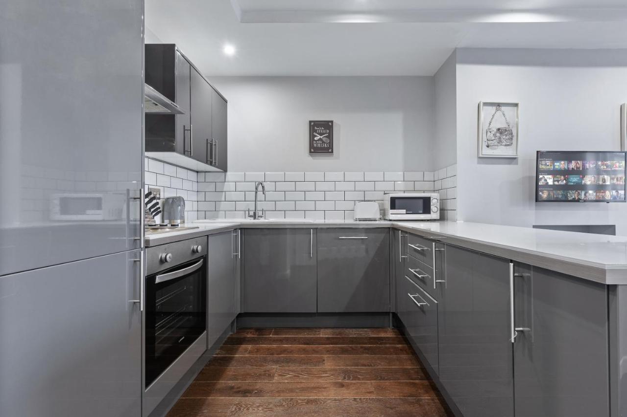 Appartamento Majestic 4 At Reganway Rw4 Londra Esterno foto