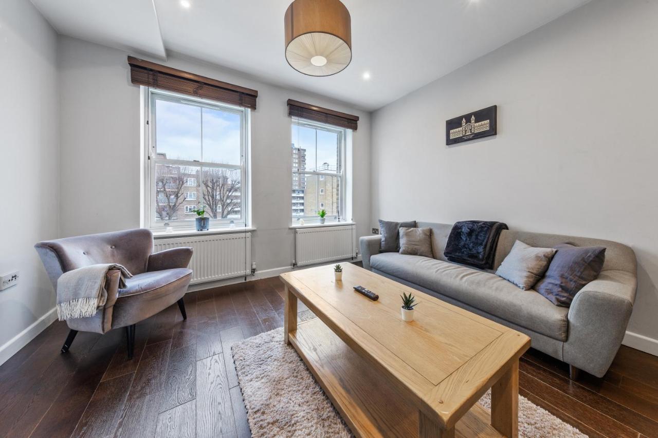 Appartamento Majestic 4 At Reganway Rw4 Londra Esterno foto